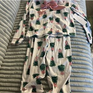 Tahari Christmas tree bow matching Christmas pajamas Size 5/6